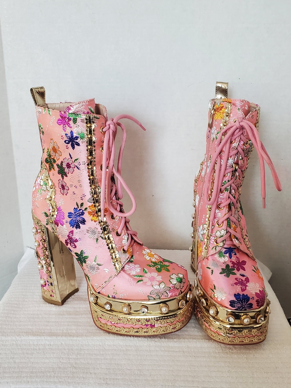 BRAND NEW Azalea Wang BB Richie Rich Chunky Ankle Boots Pink Sz 8 SOLD OUT!!